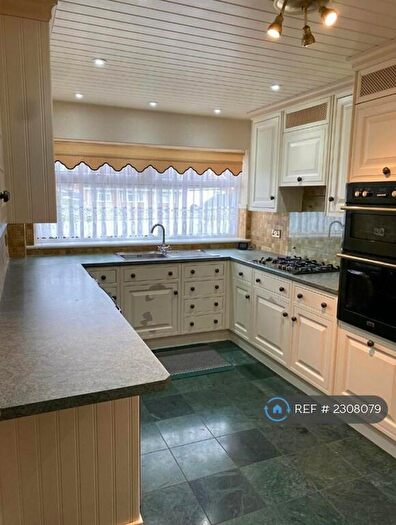 2 Bedroom Bungalow To Rent In Seamark Close, Kent, CT12