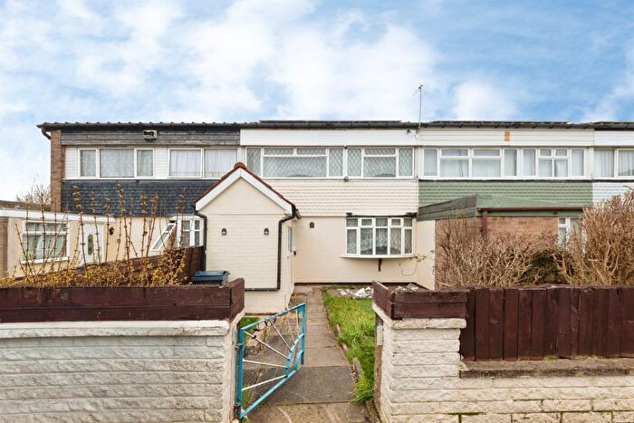 3 Bedroom Terraced House For Sale In Louise Croft, Birmingham, B14