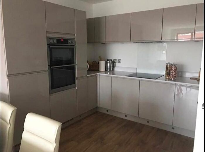 2 Bedroom Flat To Rent In Bournegate Court, Barnet, London, EN4