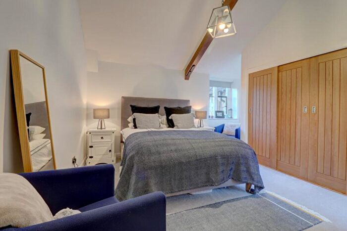 2 Bedroom Apartment For Sale In Wycombe Road, Prestwood, Great Missenden, HP16