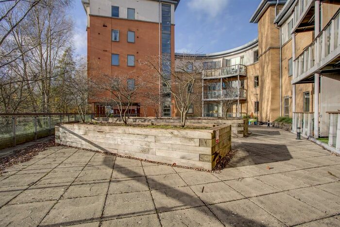 2 Bedroom Flat To Rent In Ryemead Boulevard, High Wycombe, HP11