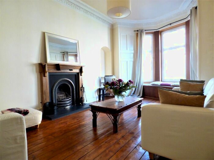 2 Bedroom Flat To Rent In Millar Crescent, Morningside, Edinburgh, EH10