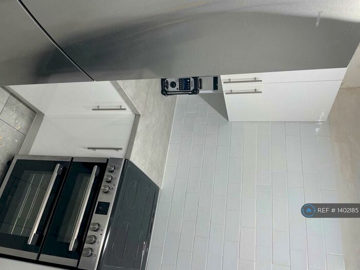 2 Bedroom Flat To Rent In Malcome Close, Nottingham, NG3