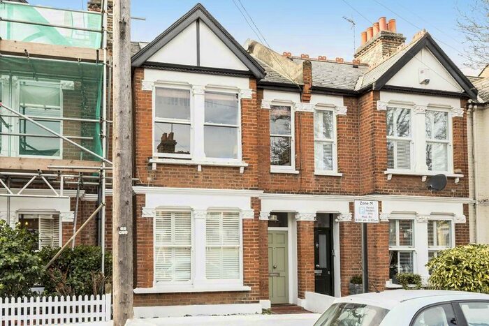 2 Bedroom Flat To Rent In Temple Road, London W4