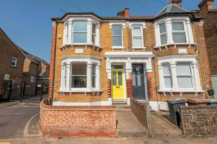 4 Bedroom End Of Terrace House To Rent In Beverley Road, London, E4