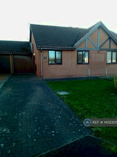 2 Bedroom Bungalow To Rent In Moor Close, Southport, PR8