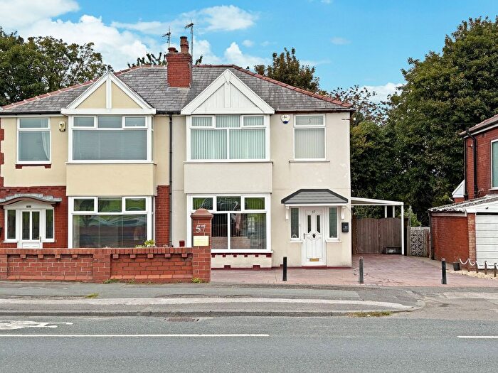 3 Bedroom Semi-detached House For Sale In Salford Road, Bolton, BL5