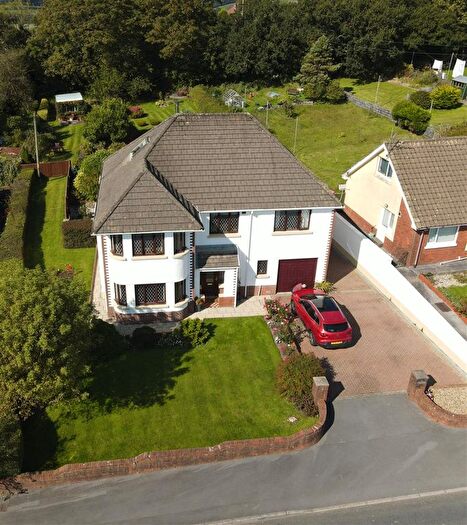 5 Bedroom Property For Sale In Meinciau Road, Mynyddygarreg, Kidwelly, SA17