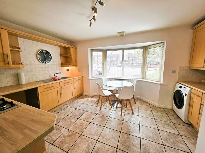 3 Bedroom Semi-Detached House To Rent In Wilby Carr Gardens, Doncaster, DN4