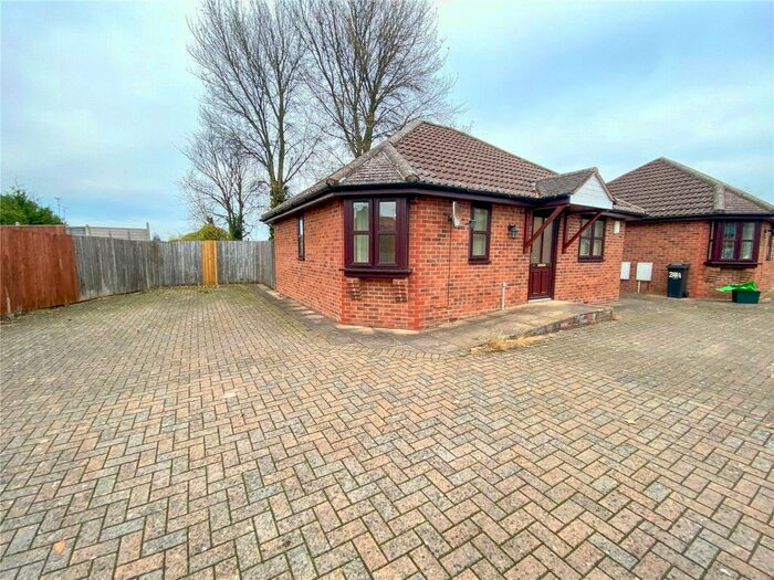 2 Bedroom Bungalow To Rent In Church Road, Kingswood, Bristol, BS15
