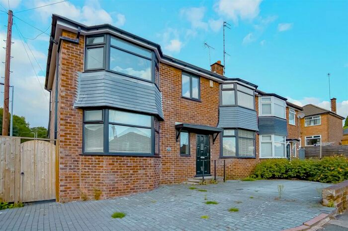 5 Bedroom Semi-Detached House To Rent In Malvern Drive, Swinton, M27