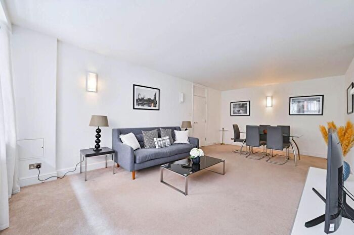2 Bedroom Flat To Rent In Weymouth Street, London, W1W