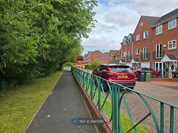 3 Bedroom End Terrace House To Rent In Bream Close, Wolverhampton, WV10