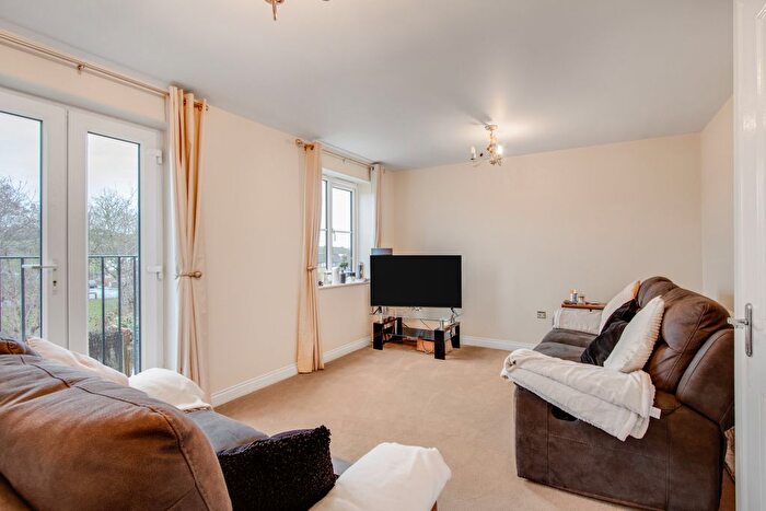 4 Bedroom Town House For Sale In Spindle Close, Dewsbury, WF12