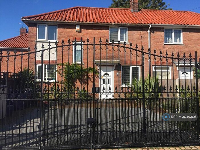 4 Bedroom Semi-Detached House To Rent In Shorncliffe Close, Norwich, NR3