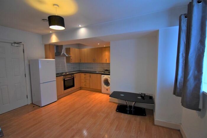 2 Bedroom Flat To Rent In Howardsgate, Welwyn Garden City, AL8