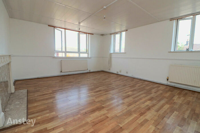 2 Bedroom Apartment To Rent In Waterloo Road, Southampton, SO15