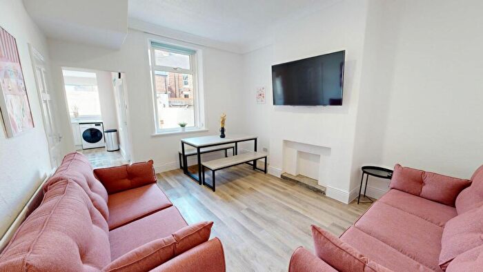 5 Bedroom House To Rent In Cardigan Terrace, NE6