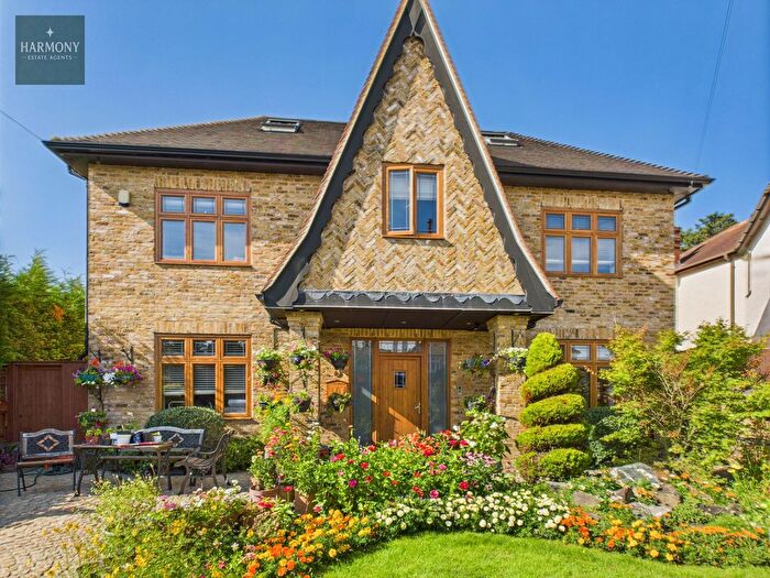 6 Bedroom Detached House For Sale In Hill House Avenue, Stanmore, HA7