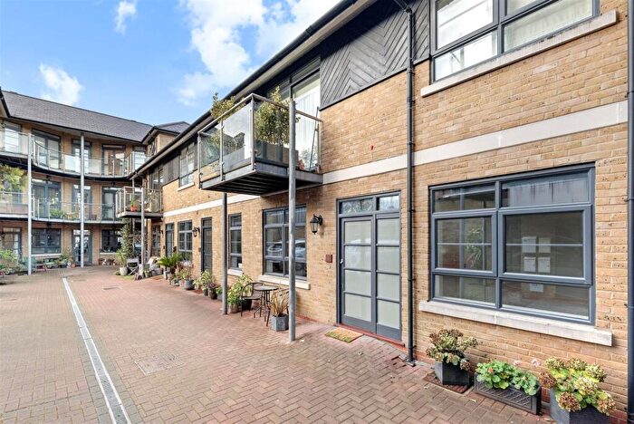 1 Bedroom Flat To Rent In Shanklin Road, Crouch End, N8