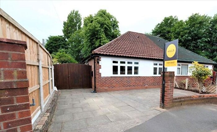 2 Bedroom Semi-Detached Bungalow For Sale In Mayhill Drive, Salford, M6