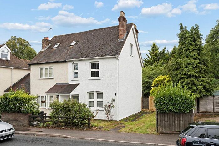 3 Bedroom Semi-detached House For Sale In White Lion Road, Amersham, Buckinghamshire, HP7