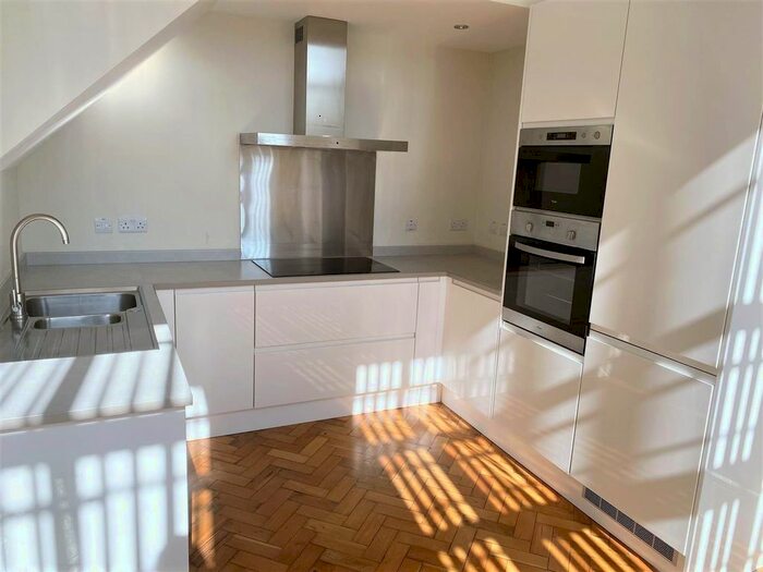 2 Bedroom Flat To Rent In Furness Quay, Salford, M50