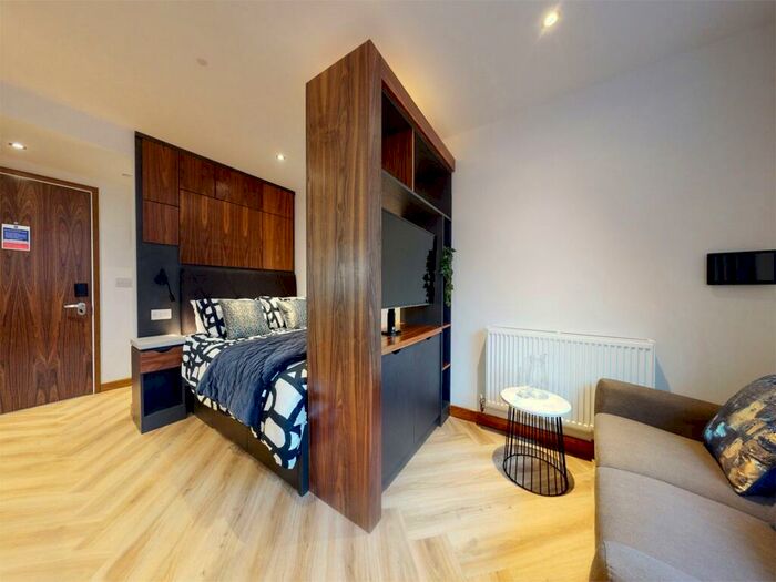 Apartment To Rent In Apt, Live Oasis Deansgate #, M2