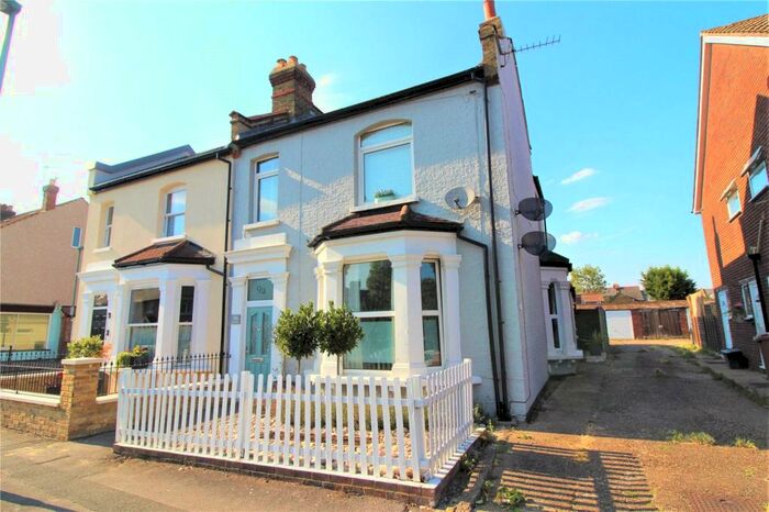 2 Bedroom Maisonette To Rent In New Road, Mitcham, CR4