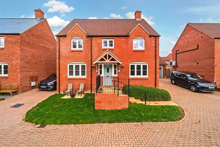 4 Bedroom Detached House For Sale In Plantation Lane, Towcester, NN12