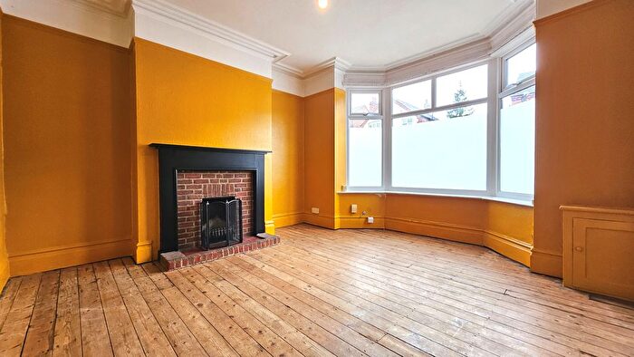 4 Bedroom Terraced House To Rent In Westfield Road, Wellingborough, Northamptonshire, NN8