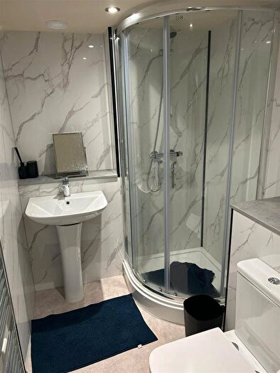 1 Bedroom Flat To Rent In The Headrow, Leeds, LS1