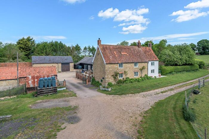 5 Bedroom Detached House For Sale In Hawkeswell Farm, Carlton Road, Felmersham, Bedford, MK43
