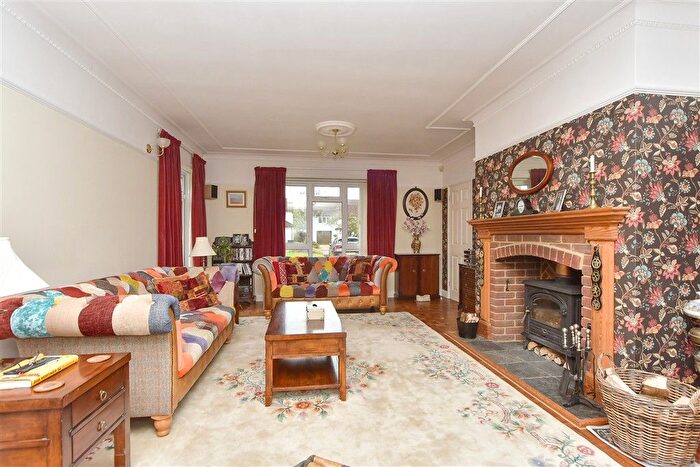 4 Bedroom Detached House For Sale In The Street, Wormshill, Sittingbourne, Kent, ME9