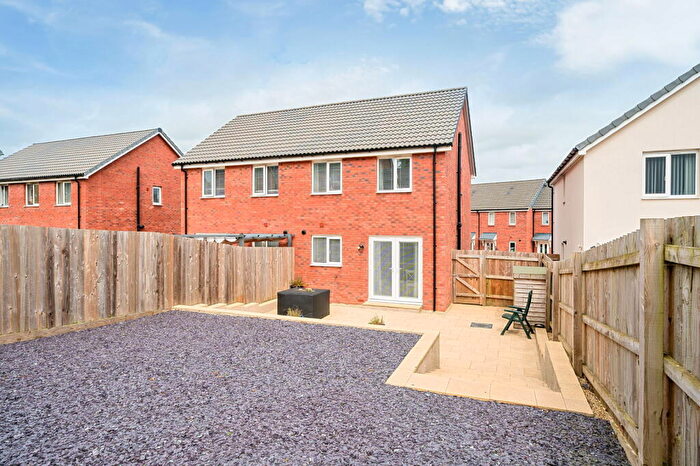 3 Bedroom Semi-Detached House For Sale In Drake Avenue, Ivybridge, PL21