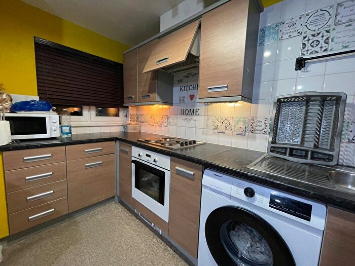 2 Bedroom Flat To Rent In Hounslow, TW4