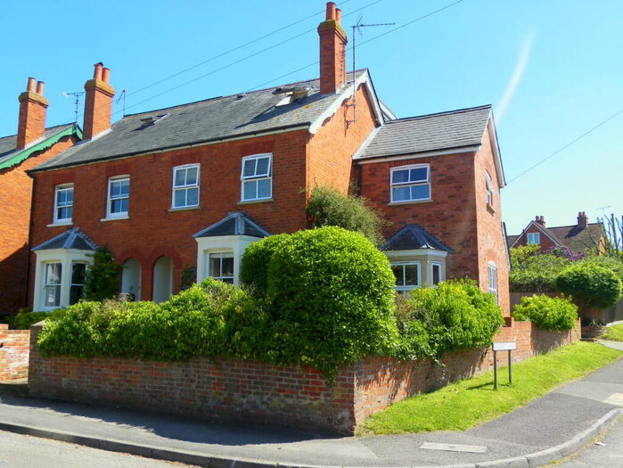 4 Bedroom Semi-Detached House To Rent In Victoria Road, Wargrave, Reading, Berkshire, RG10
