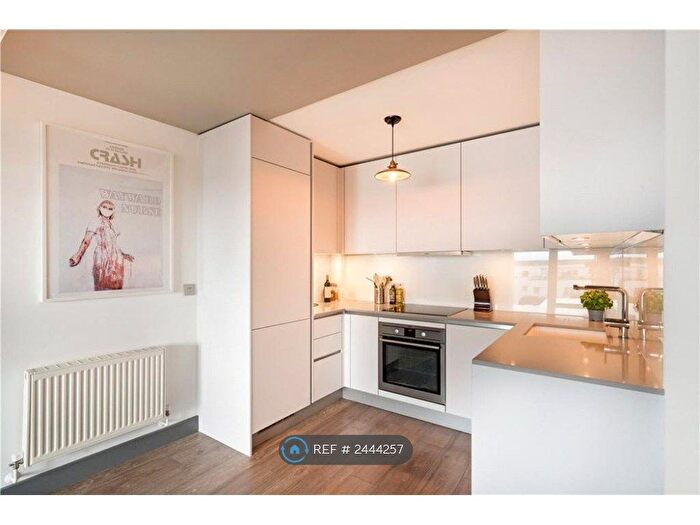 2 Bedroom Flat To Rent In Tideslea Path, London, SE28