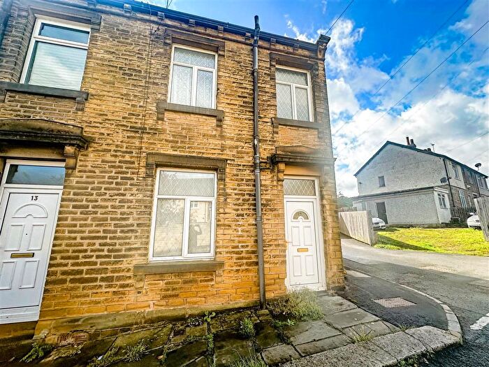 2 Bedroom End Of Terrace House For Sale In Birkby Lodge Road, Huddersfield, HD2