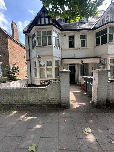 1 Bedroom Flat To Rent In Boston Manor Road, Brentford, TW8