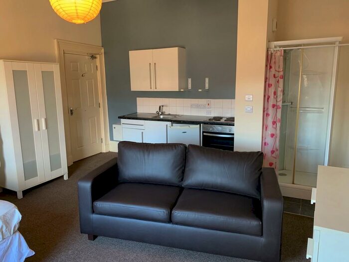 Studio To Rent In Studio, - Balmoral Place, HX1