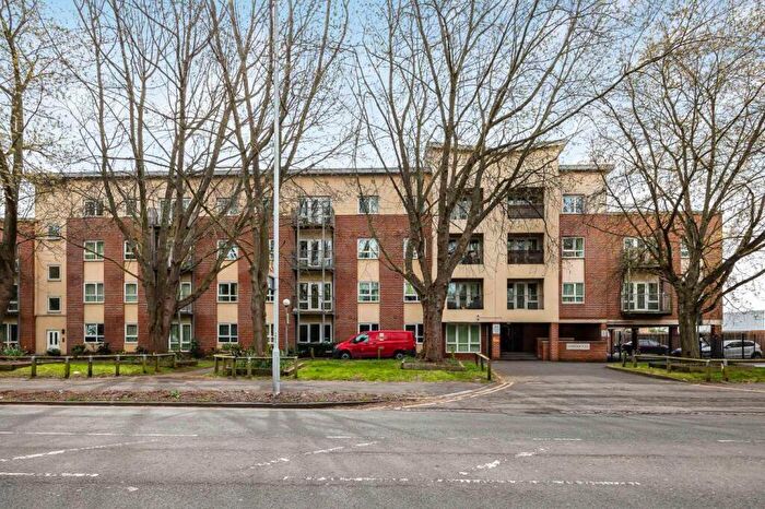2 Bedroom Apartment For Sale In Caversham Place, Richfield Avenue, Reading, Berkshire, RG1