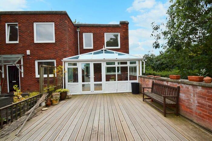 3 Bedroom Property To Rent In High Street, Rochester, ME1