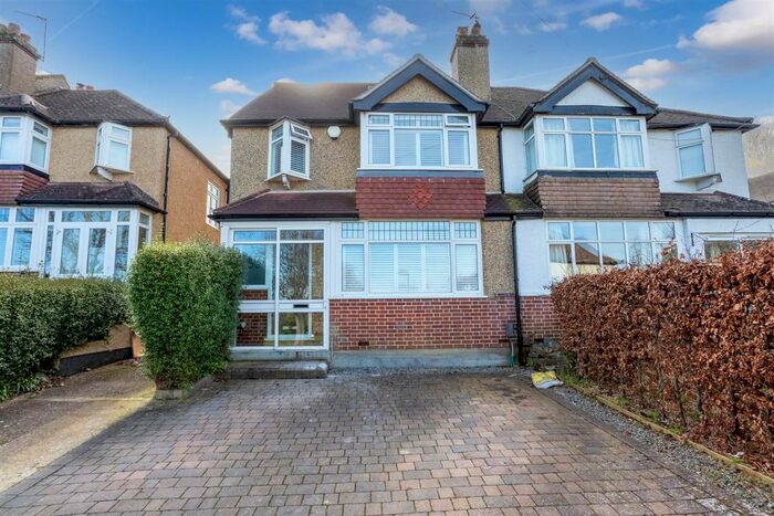4 Bedroom Semi-Detached House To Rent In The Oval, Banstead, SM7