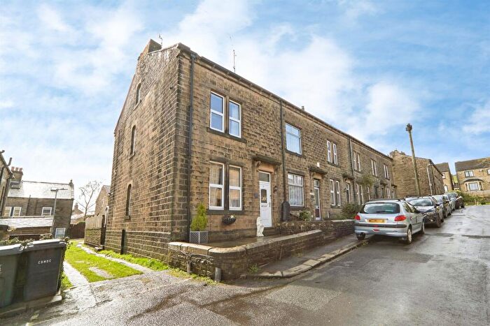 4 Bedroom End Of Terrace House For Sale In Clarendon Street, Haworth, Keighley, BD22