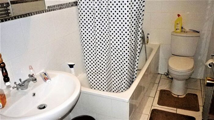 1 Bedroom Terraced House To Rent In Belgrave Road, Cranbrook, Ilford, IG1