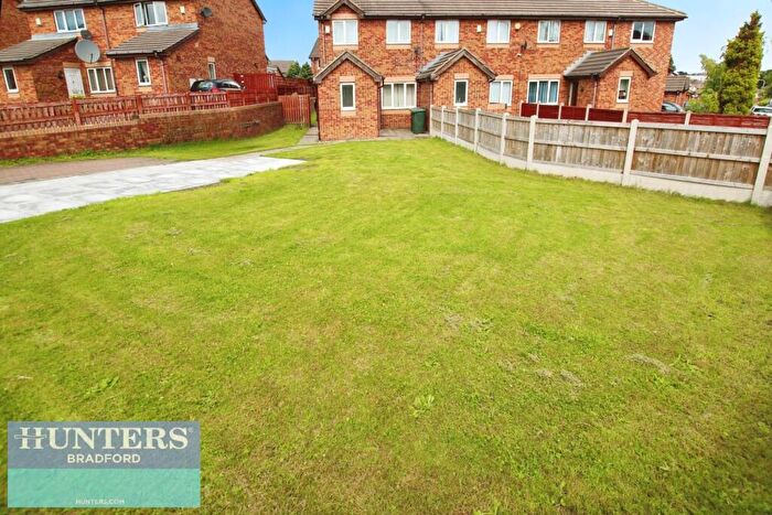 3 Bedroom Semi-Detached House To Rent In Wrigley Avenue, Bradford, BD4