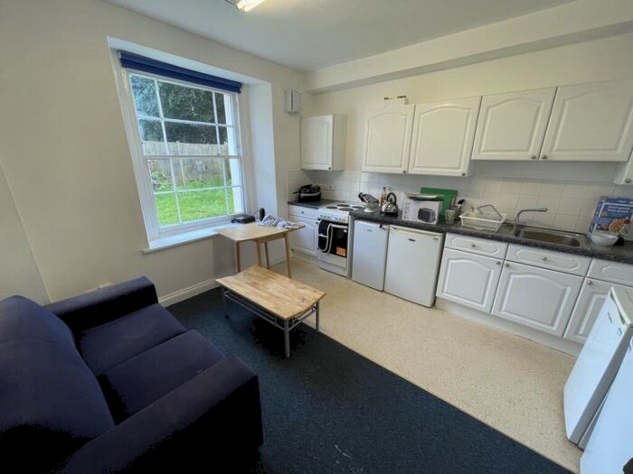 2 Bedroom Flat To Rent In Ashgrove Road, Redland, Bristol, BS6