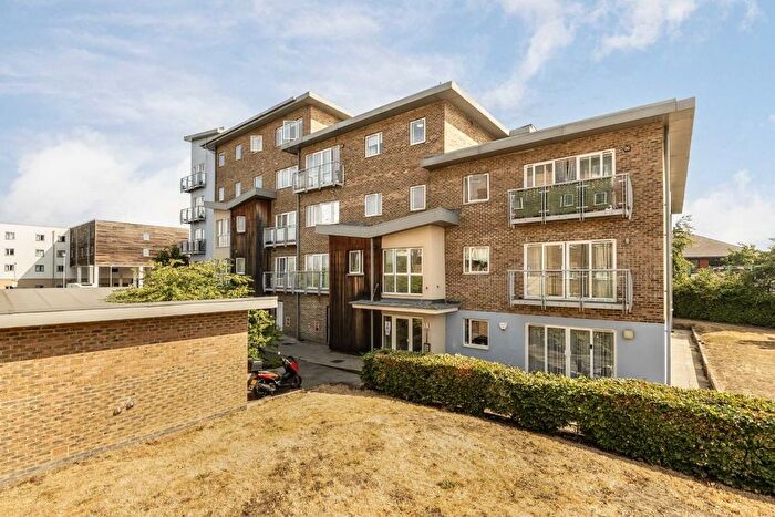 1 Bedroom Flat To Rent In Sundeala Close, Sunbury On Thames, TW16