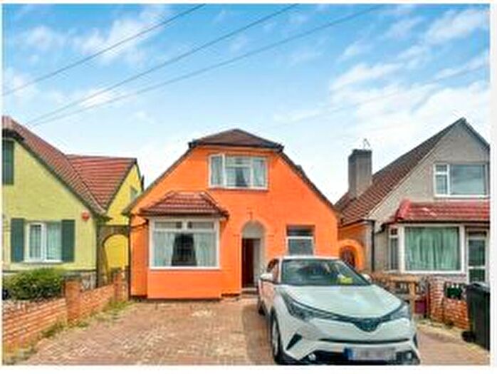 4 Bedroom Detached House To Rent In Hamilton Crescent, Hounslow, TW3